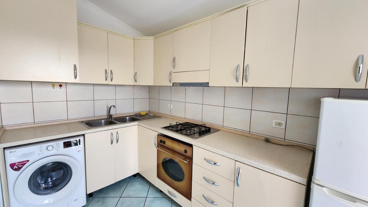 Hillside Escape Apartament